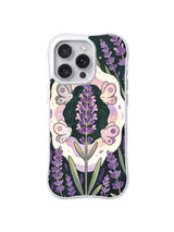 Lavender Circle Butterflies: Açık renkli kelebekler ortadaki lavanta sapının çevresinde halka oluşturur.