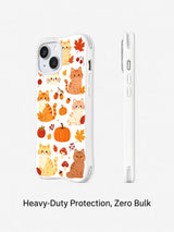 Maple Cat Thanksgiving Stroll: Bir arada gösterilen desenli telefon arkası ve dar yan profil.