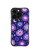 Purple Lunar Lapse pattern içeren iPhone 14 Pro kılıfı