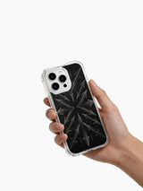 tek renkli simetrik ok deseni taşıyan iPhone 14 Pro Max kılıfı