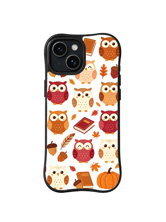 Scholar Owl Autumn Notes / Owl Study Scatter: Kapalı kitaplar, kahverengi palamutlar, akçaağaç yaprakları ve balkabağıyla dönüşümlü küçük krem, turuncu ve bordo baykuşlar.