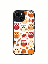 Scholar Owl Autumn Notes: Kitaplar, yapraklar, palamutlar ve turuncu balkabağıyla küçük krem, pas ve bordo baykuşların düz arka görünümü.