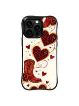Cowgirl Boot Romance kırmızı siyah krem ve altın renkli Batı temalı kalp desenli iPhone kılıfı